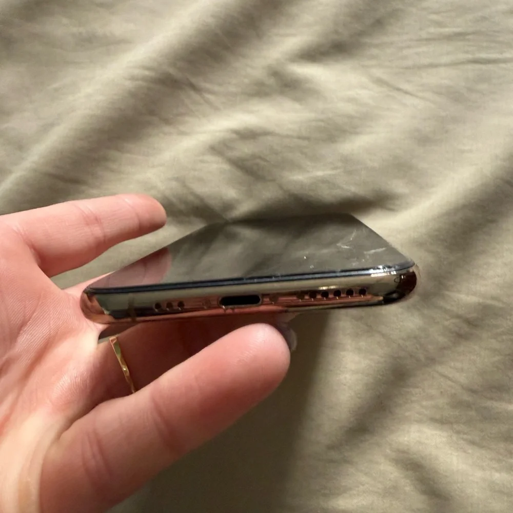 Rose Gold iPhone XS